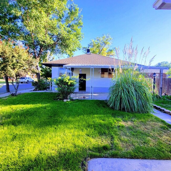 Building Photo - Great Value for Unique Renovated Midvale Home!