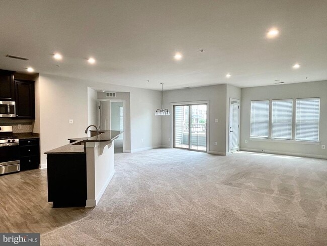 Photo - 5742 Meadowood St