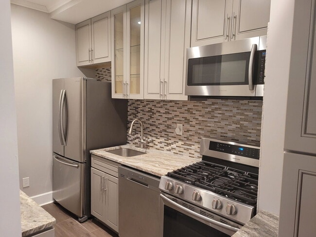 Photo - 169 Peachtree Cir NE Unit 5
