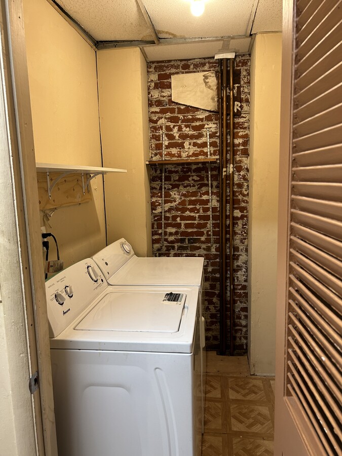 Photo - 28 S Strawberry St Unit #2