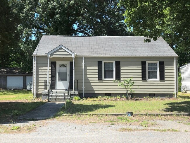 Building Photo - Move In Ready 3 Bedroom Ranch!