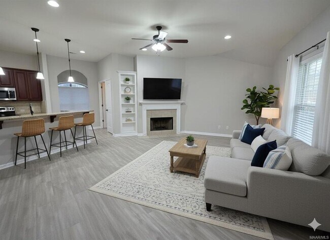 Photo - Located in Deer Creek