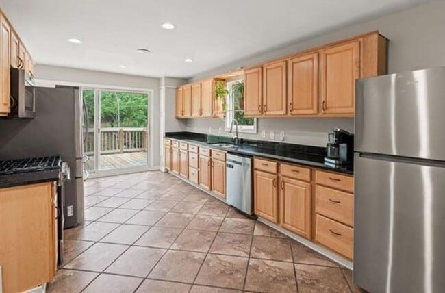 Photo - MULTI-LEVEL CONTEMPORARY HOME NEAR THE SALUDA RIVER