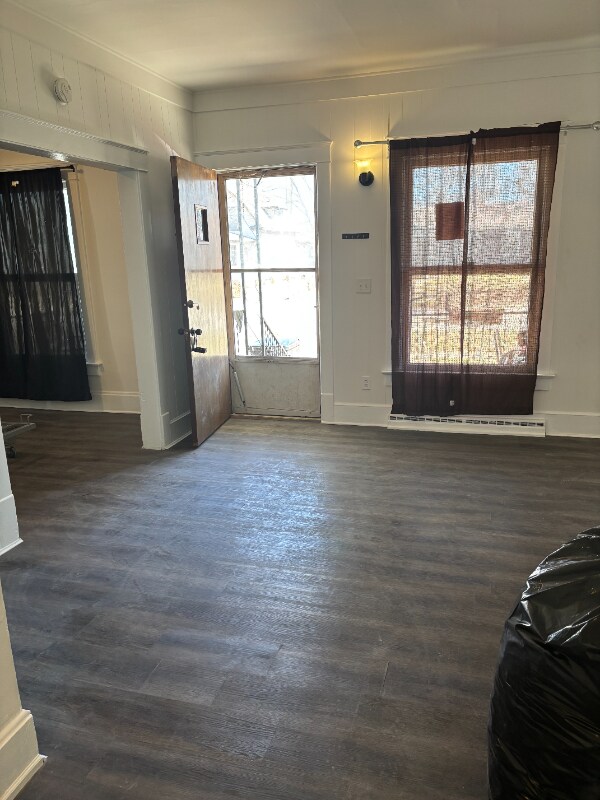 Photo - 1010 Oak St