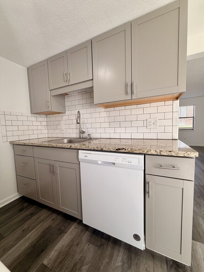 Photo - 308 Gillespie Rd