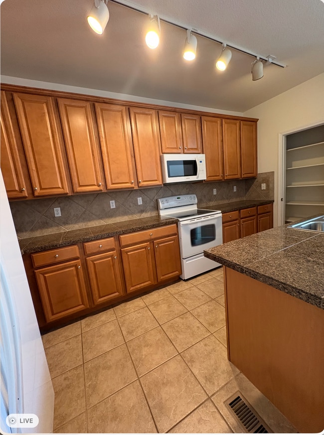 Kitchen - 8490 Canyon Rim Trl