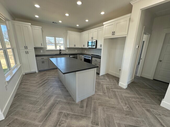 Photo - 116 McBryde Ln