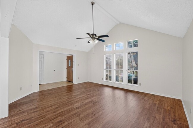 Photo - 1426 Mapleview Dr