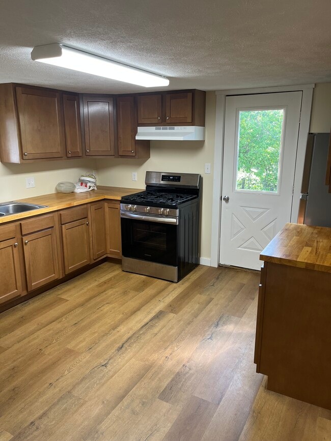 Photo - 417 N 23rd St