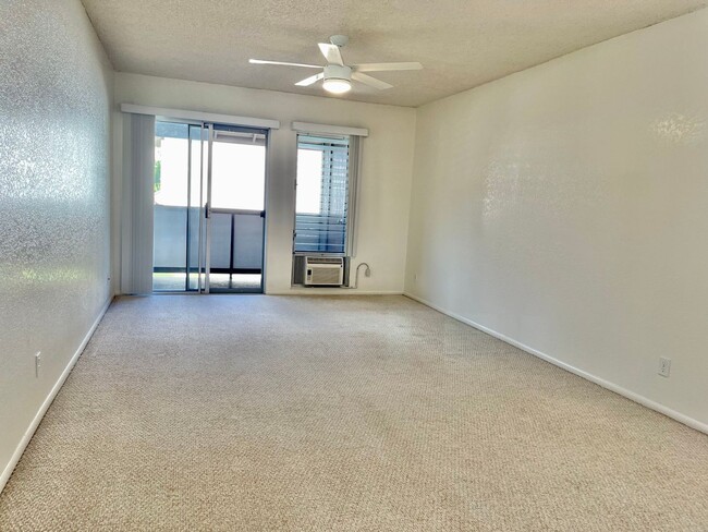 Photo - 2 Bed, 2 Bath Townhouse in Salt Lake near Stadium Mall & Rail Station!