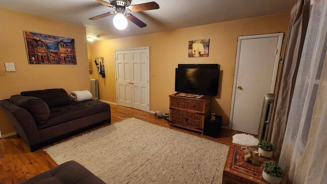 Photo - 1870 E 12th St