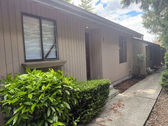 Building Photo - 2bd/1ba Everett Home
