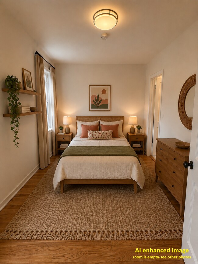 Bedroom - 920 N Hayworth Ave