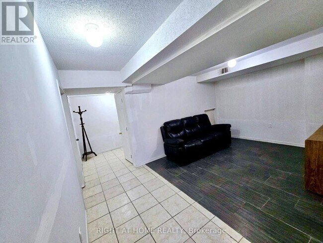 Photo - 55 Velvet Grass Ln