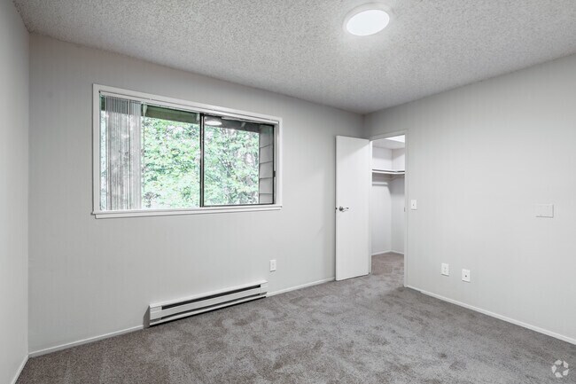 3BR, 1.5BA - 1,130SF - Primary Bedroom