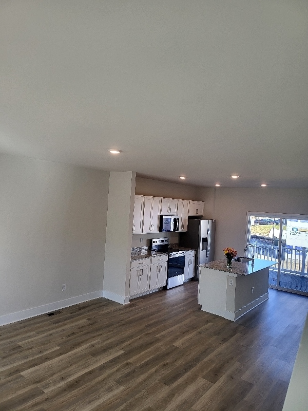 Photo - 180 Munsee Cir