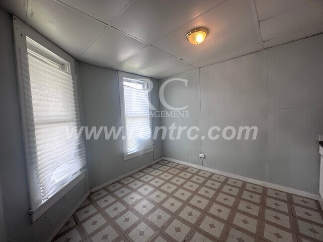 1135 Jackson-