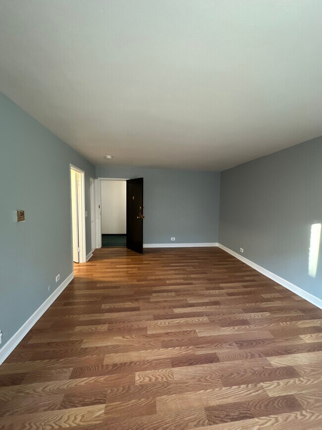 Photo - 3815 N Pine Grove Ave