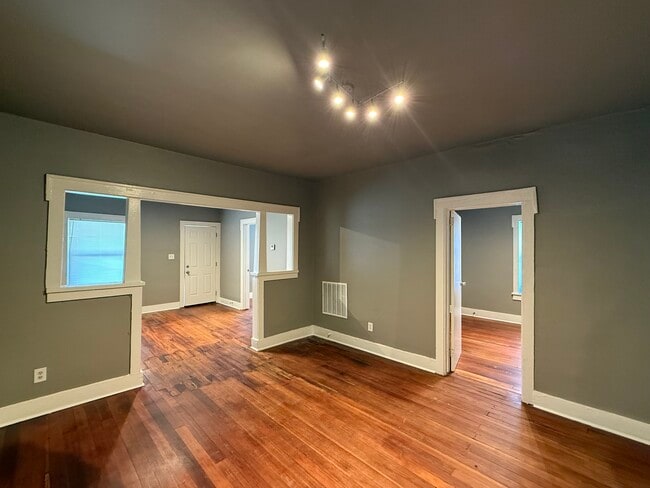 Photo - 2907 W Cameron St