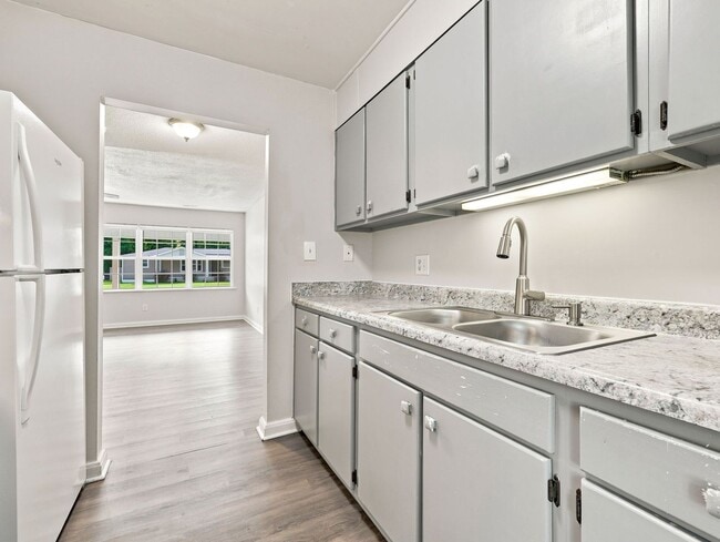 Photo - 205 5th Avenue