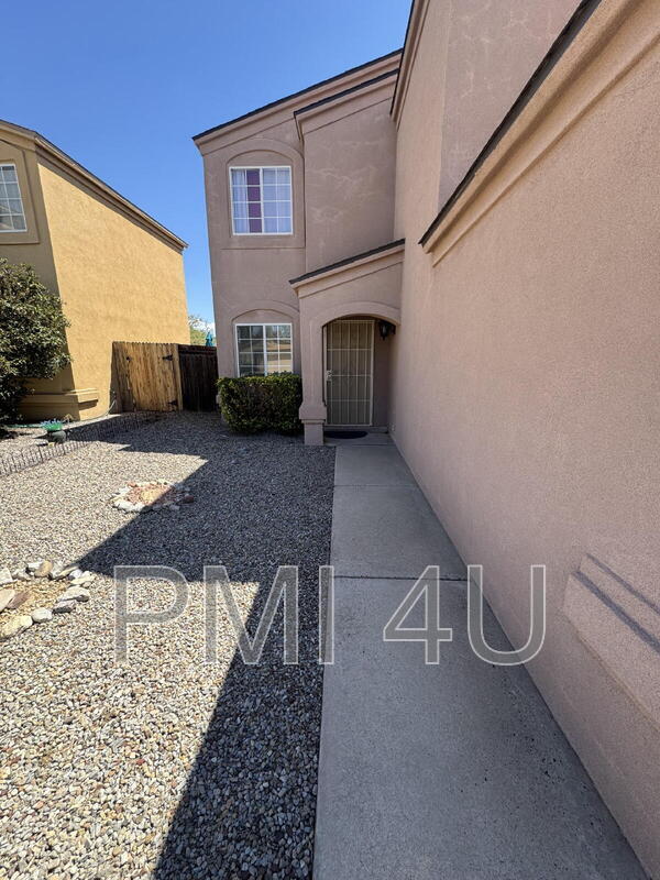 2112 Sea Foam St NW