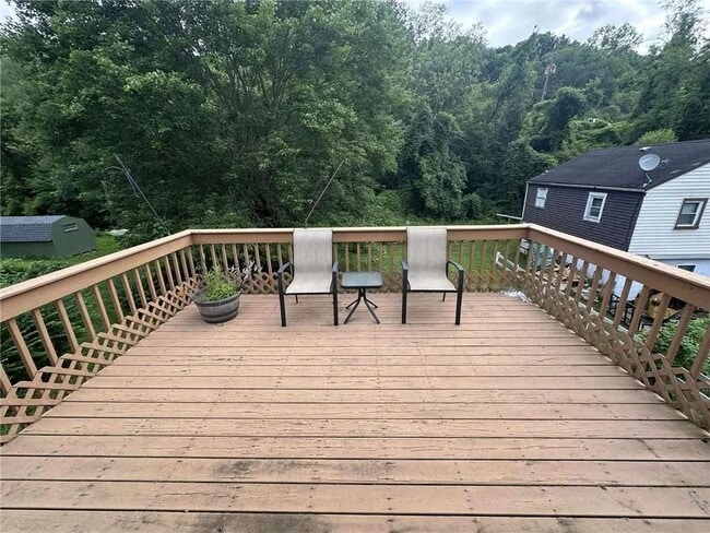 Photo - 136 Whitestown Rd