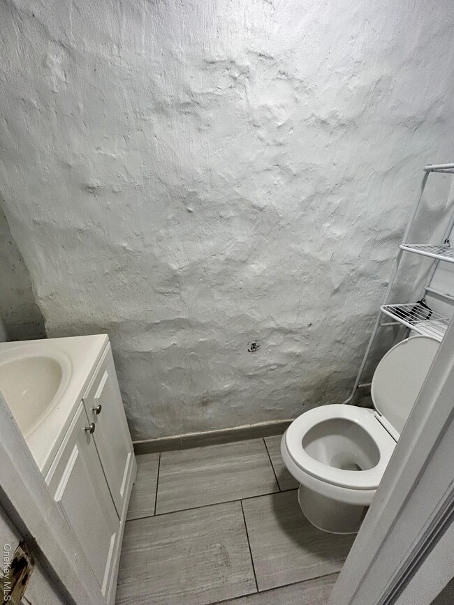 Photo - 33-15 97th St