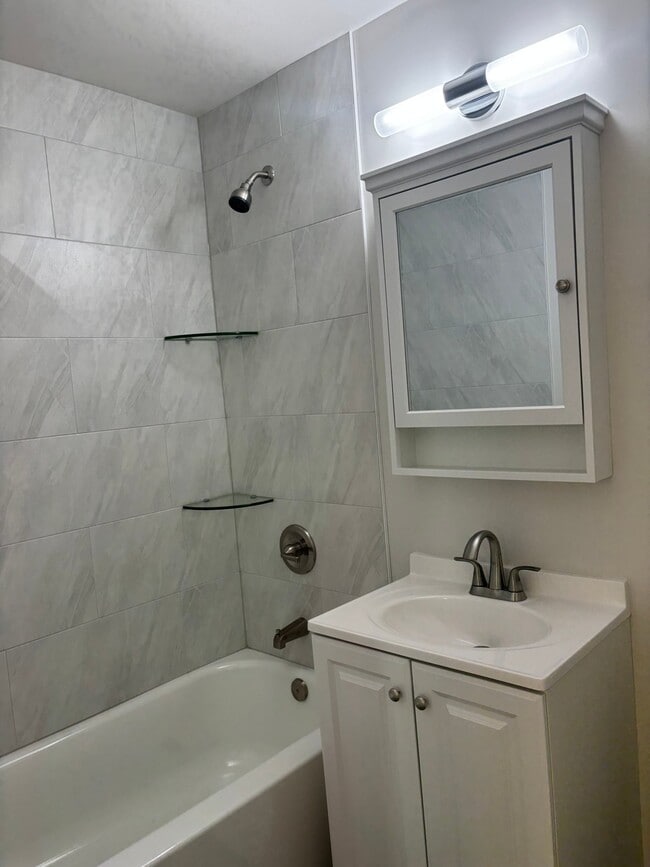 Photo - 7232 Randolph St Unidad 401