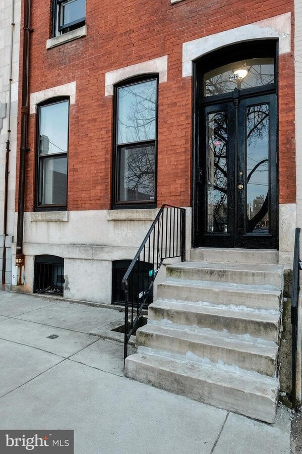 Photo - 2212 Fairmount Ave Apartments Unit 2