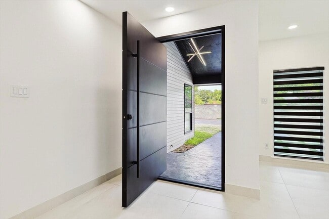 Photo - 17309 Davenport Rd