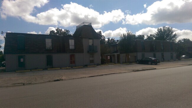 Building Photo - 6215 Tierwester St Unit 1