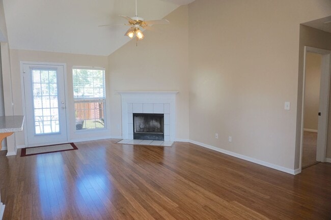 Photo - 3 BED | 2.5 BATH | POOLER