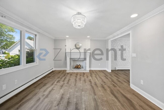 Building Photo - Unit A