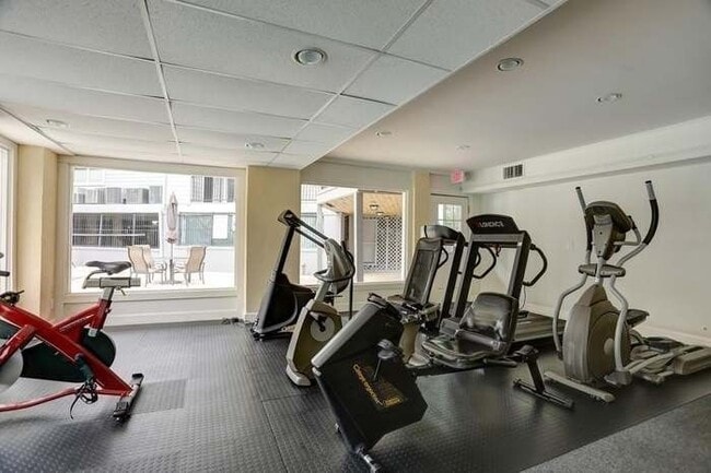 Photo - 635 Granville Ct Unidad 635