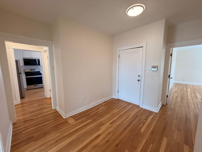4906 N Saint Louis Ave Unit 3W
