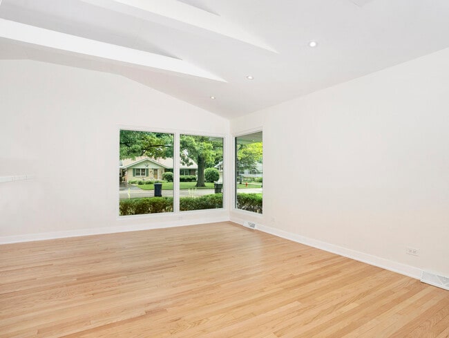 Photo - 48 Oakwood Dr