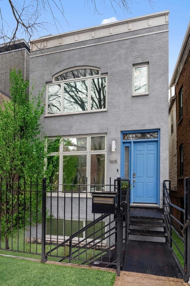 Building Photo - 1618 W Pierce Ave