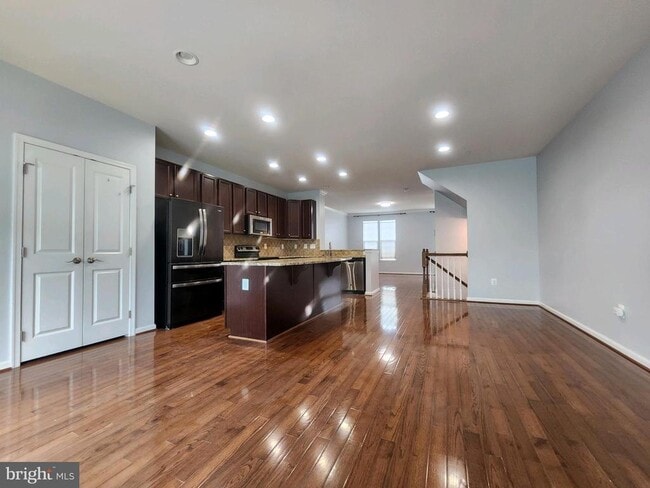 Photo - 729 Olive Wood Ln