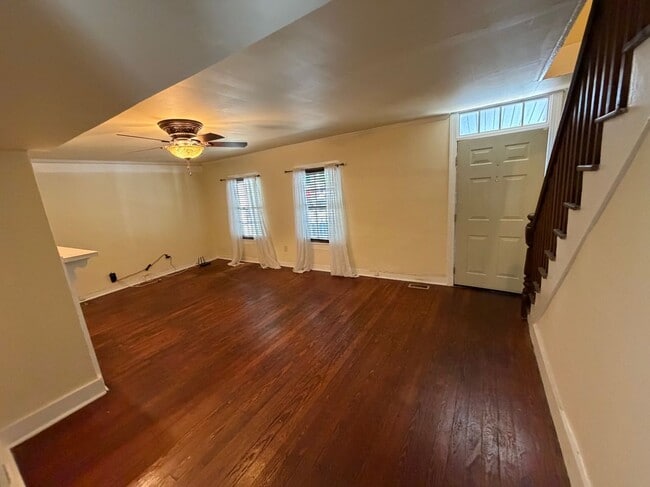 Photo - 102 Frederick St