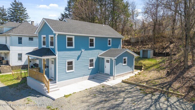 Photo - 305 Parsonage St