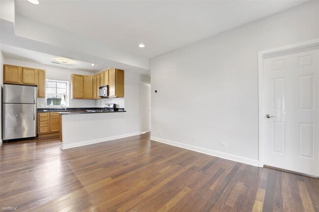 Photo - 2 br, 1 bath Condo - 3516 N Hamlin Ave