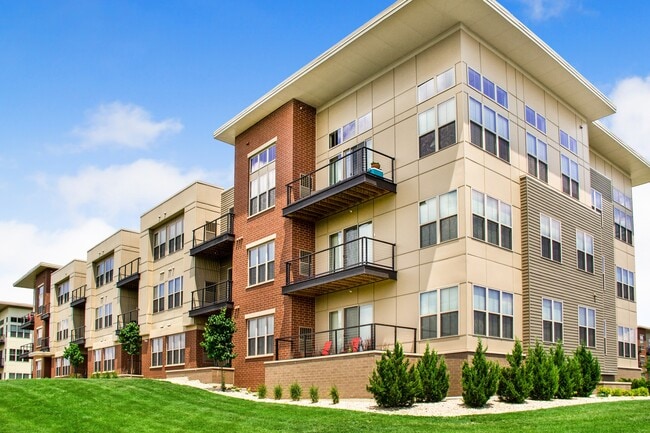 50Twenty Apartments Exterior