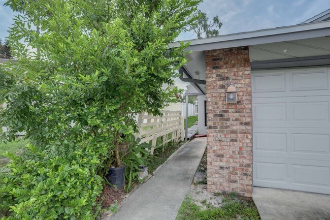 Photo - 370 Springdale Dr