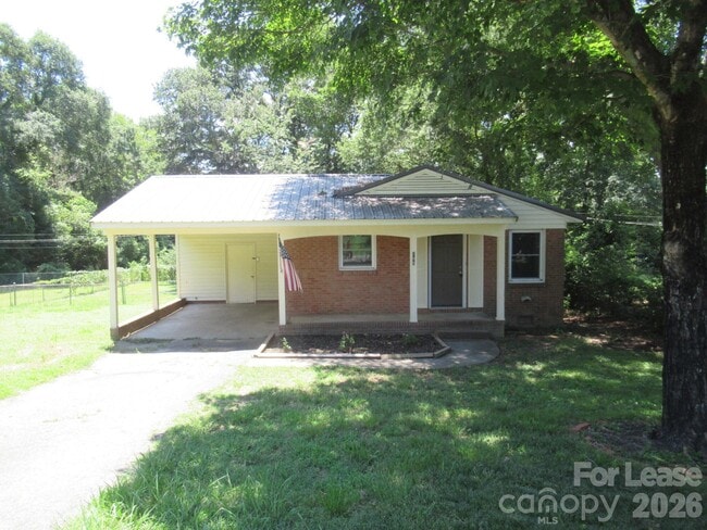 Building Photo - 208 Crescent Ct