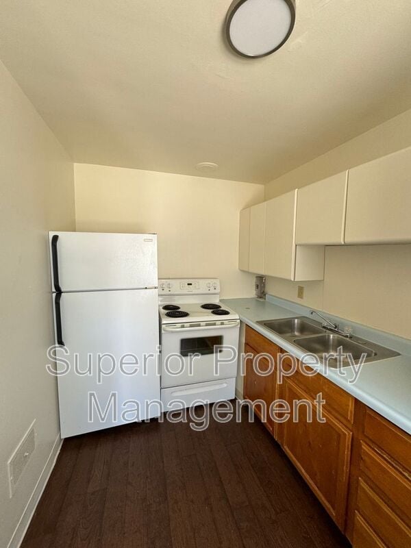 Photo - 248 E 1st St