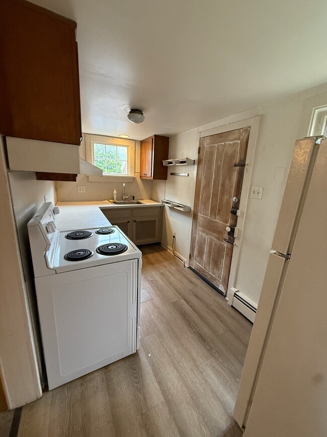 kitchen - 62 Garden Aly