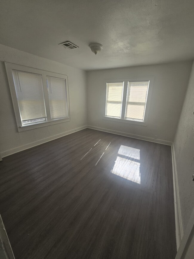 Photo - 2200 N Kelham Ave