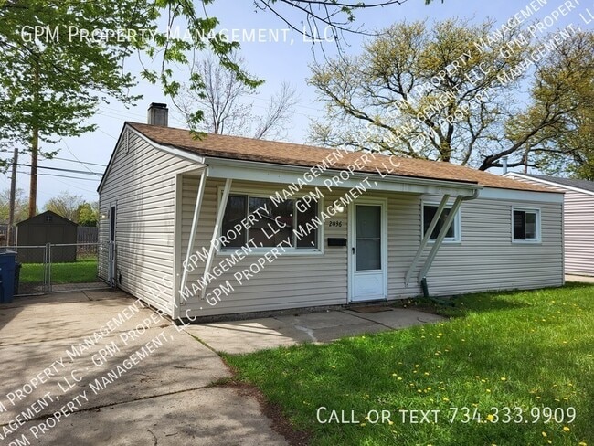 Building Photo - 2036 Alberta St