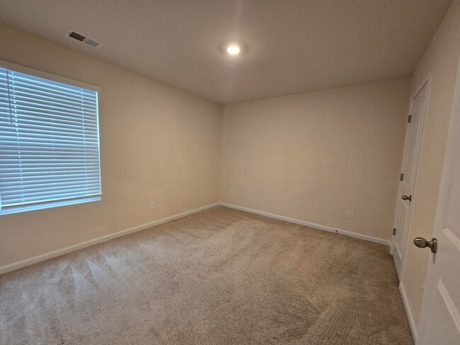 Photo - 4053 Crimson Pass