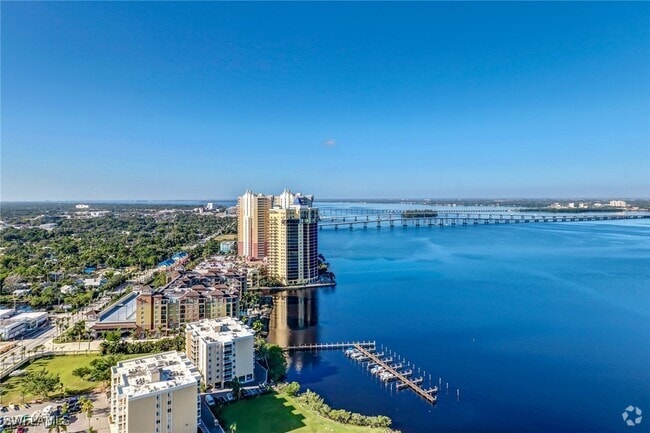 Building Photo - 3000 Oasis Grand Blvd Unit 2107 Rental